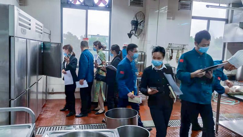 餐饮加盟，如何选择十大品牌？揭秘加盟费用真相**